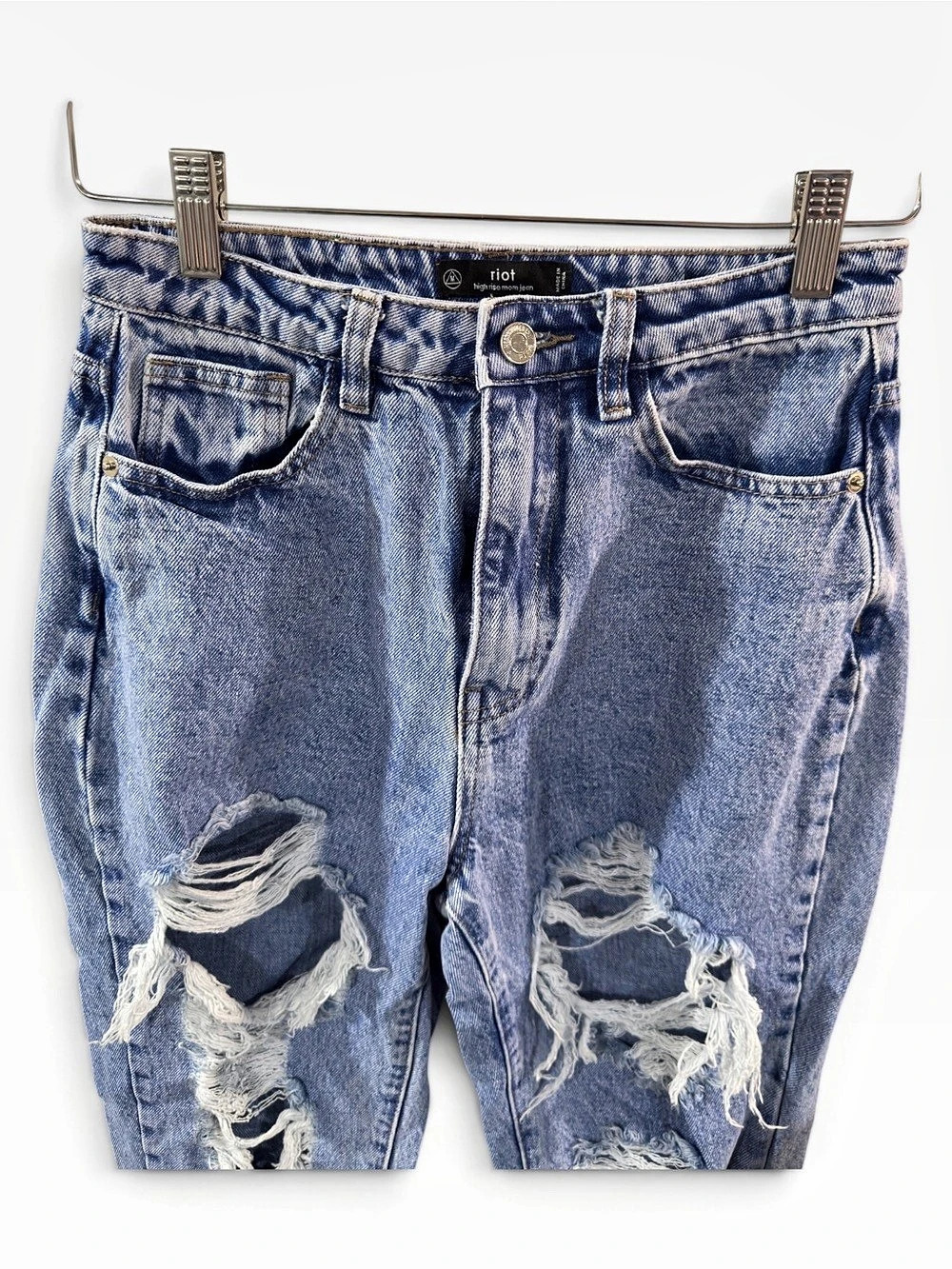 Missguided Riot High Rise Mom Jeans - Picture 3 of 6